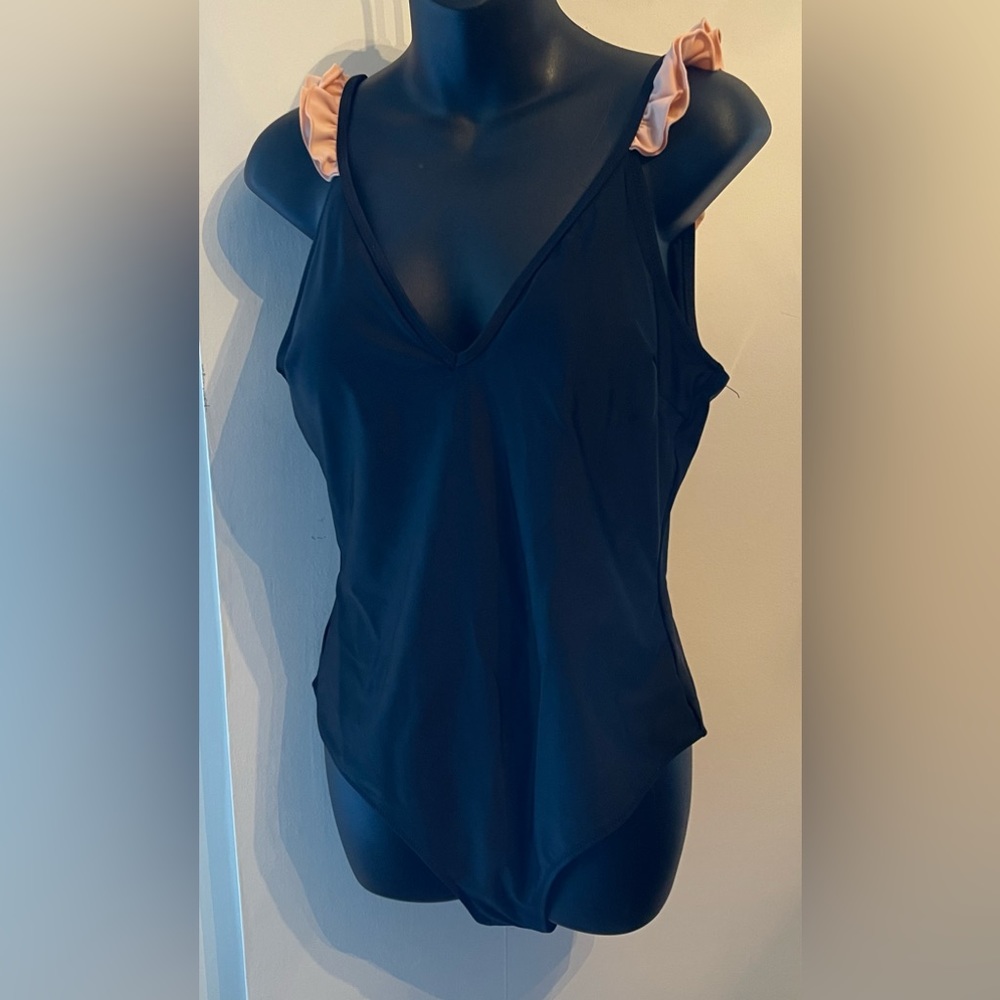 Cupshe Black & Peach Ruffled 1pc Swimsuit Size Large